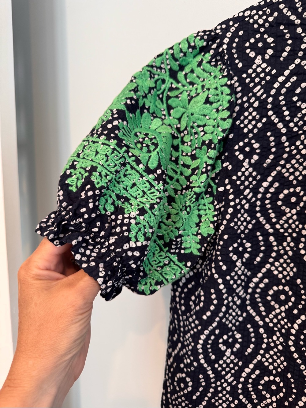 THML Lightweight Puff Sleeve Embroidered Top XS - Picture 3 of 8